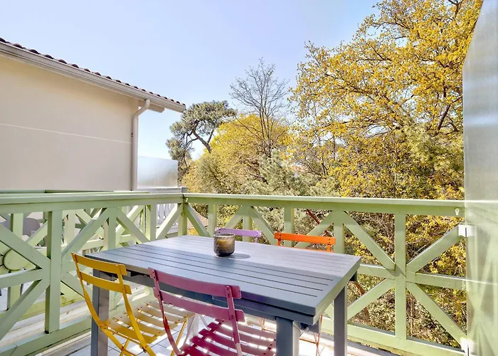 Arcachon: T2 Residentiel Pres Plage, 2 Balcons - Fr-1-433-137 Apartment